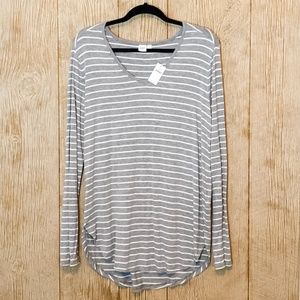 Gap Striped V-neck Long Sleeve Top.